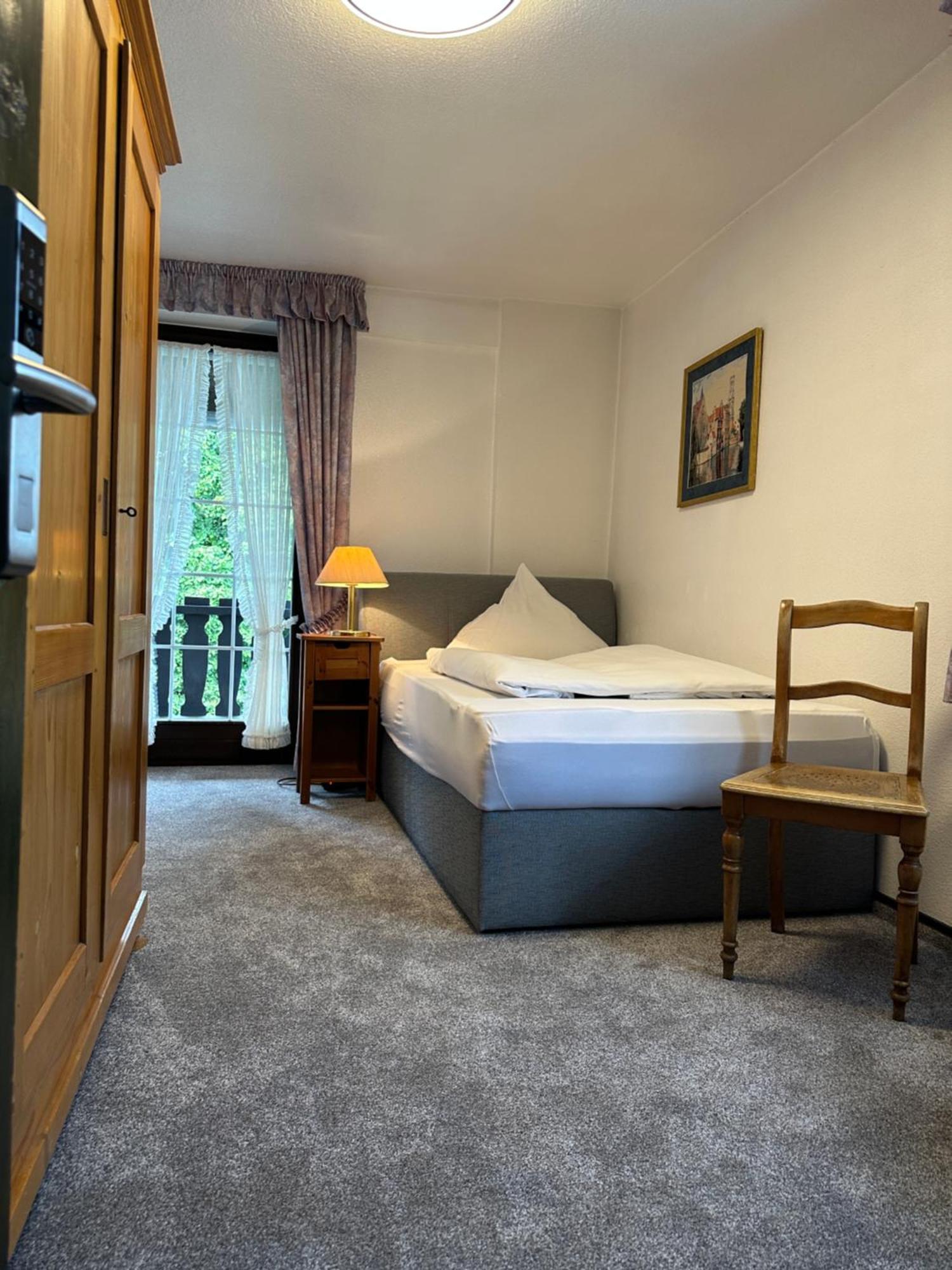 Hotel Zur Post Dabringhausen - Contactless Self Check-In Wermelskirchen Exterior foto